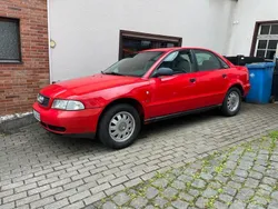 Rot Gebraucht 1995 Audi A4 Limousine | 2.000 €