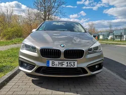 Silber Gebraucht 2015 BMW 220 Active Tourer Sport Line Van / Kleinbus | 16.500 € (Fairer Preis)