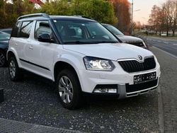 Weiß Gebraucht 2015 Skoda Yeti SUV | 17.499 € (Teuer)
