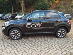 Colore esterno cinema schwarz Gebraucht 2016 Fiat 500X Cross SUV | 10.350 € (Fairer Preis)