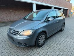 Grau Gebraucht 2007 VW Golf V Kleinwagen | 2.000 € (Guter Preis)