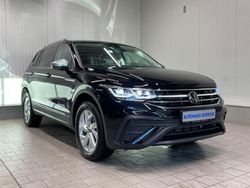 Deep black perleffekt (metallic) Gebraucht 2025 VW Tiguan Allspace Life SUV | 39.989 € (Fairer Preis)