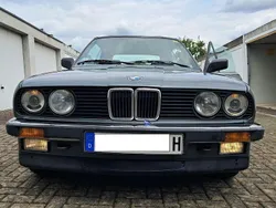 Grau Gebraucht 1989 BMW 320 Cabriolet Cabrio | 19.900 €