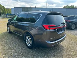 Granite grey Gebraucht 2022 Chrysler Pacifica Limited SUV | 37.999 €