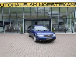 Inkyblue perleffekt Gebraucht 2002 VW Passat Comfortline Limousine | 3.390 € (Fairer Preis)