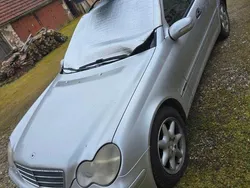 Silber Gebraucht 2003 Mercedes C200 Classic Kombi | 2.000 €