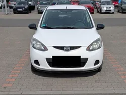 Weiß Gebraucht 2010 Mazda 2 Impuls Limousine | 2.400 € (Guter Preis)