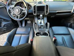 Schwarz Gebraucht 2016 Porsche Cayenne SUV | 39.500 € (Etwas zu teuer)