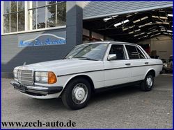 Weiß Gebraucht 1984 Mercedes E230 Limousine | 9.999 €