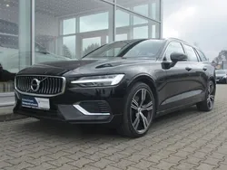 Schwarz Gebraucht 2022 Volvo V60 R-Design Kombi | 37.600 € (Etwas zu teuer)