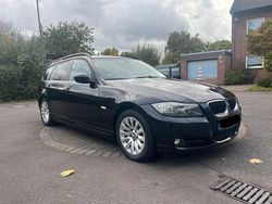 Schwarz Gebraucht 2009 BMW 318 Comfort Edition Kombi | 8.499 €