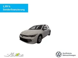 Weiß Gebraucht 2024 VW Golf VIII Life Limousine | 23.450 € (Guter Preis)