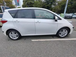 Weiß Gebraucht 2011 Toyota Verso-S Van / Kleinbus | 9.999 € (Teuer)