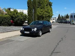 Mercedes E320