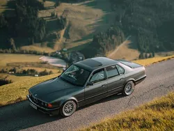 Grau Gebraucht 1988 BMW 735 Limousine | 20.500 €