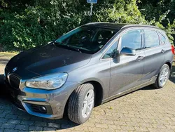 Grau Gebraucht 2017 BMW 218 Active Tourer Van / Kleinbus | 15.000 € (Guter Preis)