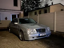 Silber Gebraucht 2000 Mercedes E320 Avantgarde Limousine | 15.000 €