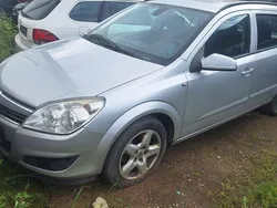 Silber Gebraucht 2007 Opel Astra Kombi | 1.799 €