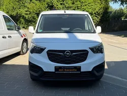 Weiß Gebraucht 2020 Opel Combo Edition Van / Kleinbus | 10.490 € (Superpreis)