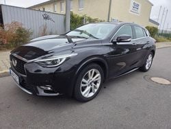 Schwarz Gebraucht 2016 Infiniti Q30 Premium Kleinwagen | 10.999 € (Guter Preis)