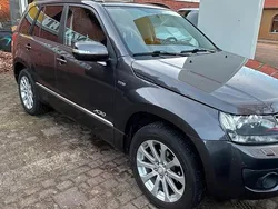Grau Gebraucht 2014 Suzuki Grand Vitara SUV | 9.900 € (Fairer Preis)