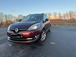 Rot Gebraucht 2013 Renault Mégane III Bose Edition Van / Kleinbus | 6.000 € (Etwas zu teuer)
