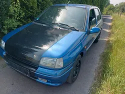 Blau Gebraucht 1996 Renault Clio Kleinwagen | 950 €