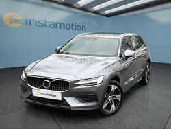 Grau Gebraucht 2020 Volvo V60 CC Kombi | 30.749 € (Fairer Preis)