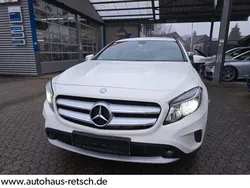 Weiß Gebraucht 2015 Mercedes GLA200 SUV | 17.900 € (Etwas zu teuer)
