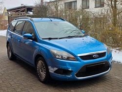 Blau Gebraucht 2010 Ford Focus Kombi | 1.850 € (Guter Preis)