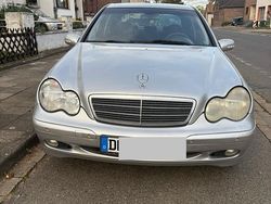 Grau Gebraucht 2004 Mercedes C180 Limousine | 3.990 € (Fairer Preis)