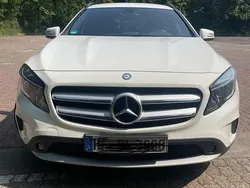 Weiß Gebraucht 2014 Mercedes GLA200 Edition 1 SUV | 12.500 € (Etwas zu teuer)