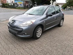 Grau Gebraucht 2009 Peugeot 206+ Kleinwagen | 2.700 € (Fairer Preis)