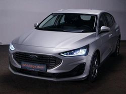 Silver metallic Gebraucht 2023 Ford Focus Titanium Limousine | 17.666 € (Superpreis)