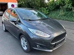 Grau Gebraucht 2016 Ford Fiesta Celebration Kleinwagen | 5.990 € (Guter Preis)