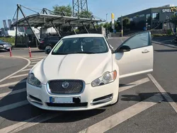 Weiß Gebraucht 2009 Jaguar XF Luxury Limousine | 7.399 €