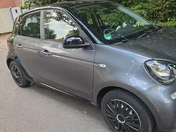 Grau Gebraucht 2015 Smart ForFour Prime Kleinwagen | 7.000 € (Fairer Preis)