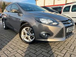Grau Gebraucht 2012 Ford Focus Champions Edition Limousine | 5.599 € (Fairer Preis)