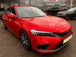 Premium crystal red Gebraucht 2025 Honda Civic Elegance Limousine | 29.980 € (Superpreis)