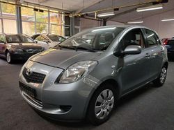 Silber Gebraucht 2006 Toyota Yaris Sol Kleinwagen | 3.990 € (Etwas zu teuer)