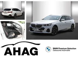 Weiß Gebraucht 2024 BMW 520 M Sport Kombi | 52.890 € (Superpreis)