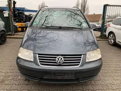 Grau Gebraucht 2007 VW Sharan Trendline Van / Kleinbus | 1.800 € (Teuer)