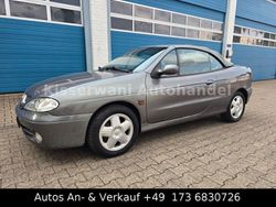 Grau Gebraucht 2001 Renault Mégane Cabriolet Privilege Cabrio | 1.499 € (Fairer Preis)