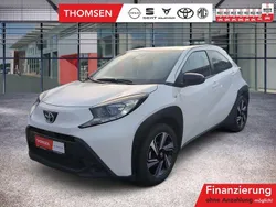 Wei� Gebraucht 2022 Toyota Aygo Play Kleinwagen | 14.385 € (Fairer Preis)