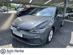Grau Gebraucht 2020 VW Golf VIII Life Limousine | 18.795 € (Fairer Preis)