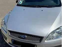 Silber Gebraucht 2006 Ford Focus Limousine | 4.100 € (Teuer)