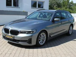 Grau Gebraucht 2022 BMW 530 Kombi | 30.950 € (Guter Preis)