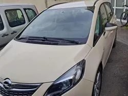 Beige Gebraucht 2017 Opel Zafira Active Van / Kleinbus | 7.500 € (Fairer Preis)