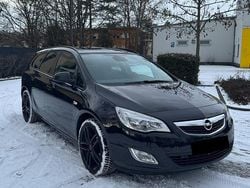 Schwarz Gebraucht 2011 Opel Astra Kombi | 5.000 € (Fairer Preis)