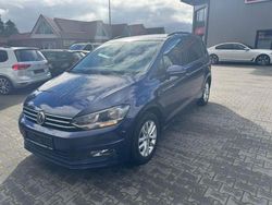 Blau Gebraucht 2016 VW Touran Comfortline Van / Kleinbus | 12.750 € (Guter Preis)